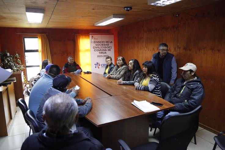 Vivimos el lanzamiento del libro «Amanecer» de la escritora tiruana Maribel Vásquez