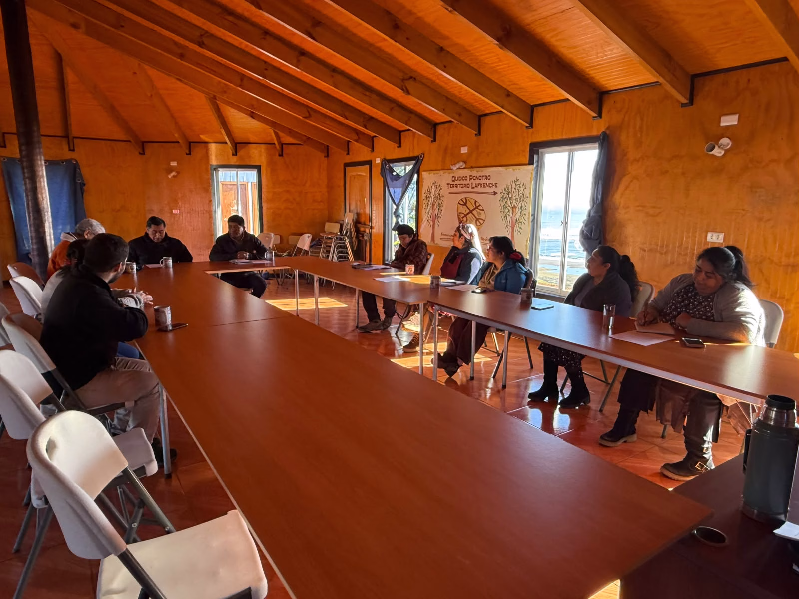 Reunión con representantes ECMPO y encargado unidad de Pesca del Gore con alcalde José Linco para mesa de gobernanza
