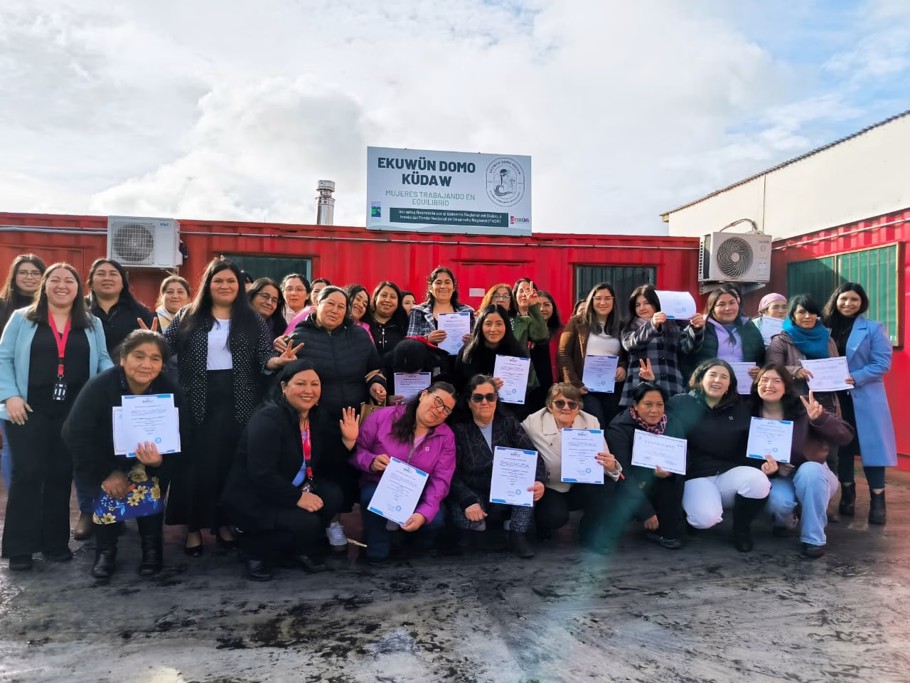 Mujeres de Tirúa fortalecen su autonomía y liderazgo con exitosos talleres impulsados por nuestro municipio
