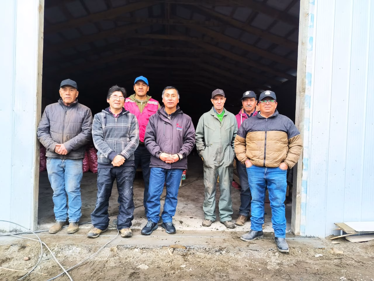 Alcalde José Linco se reunió con Cooperativa Gente de la Tierra para respaldar su trabajo y fortalecer la agricultura campesina de Tirúa