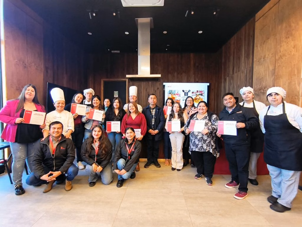 ¡En la cocina, nunca se deja de aprender!: Felicitamos al PPL Quidico por terminar con éxito capacitación en repostería